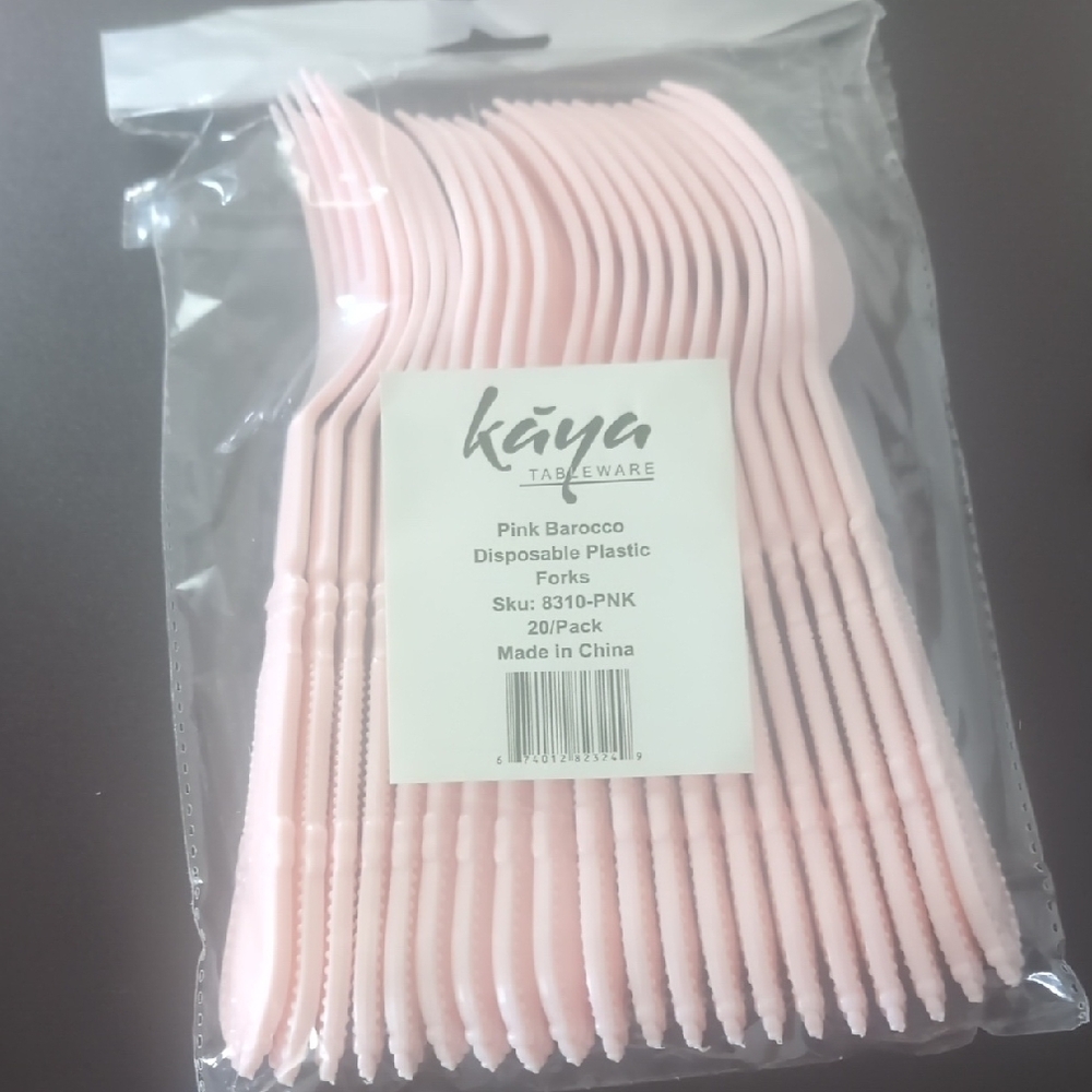 Pink Disposable Tableware Set - Picture 6 of 11